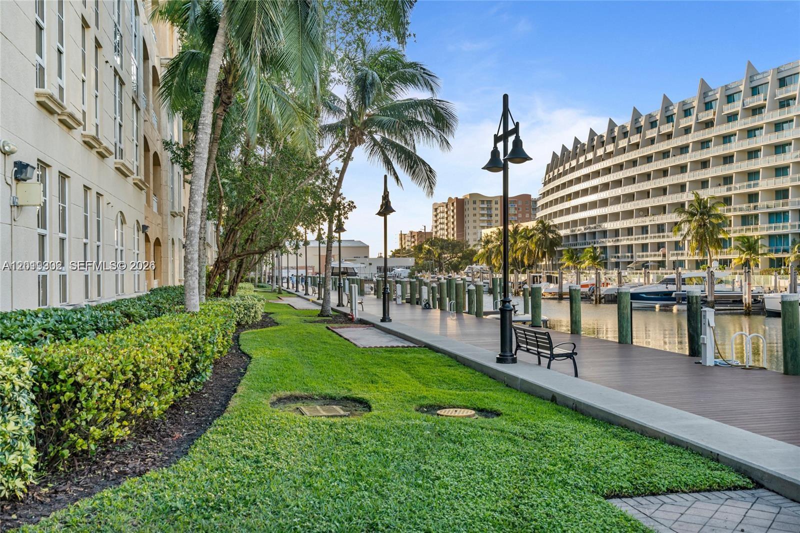 3001 NE 185th St #219, Aventura FL 33180