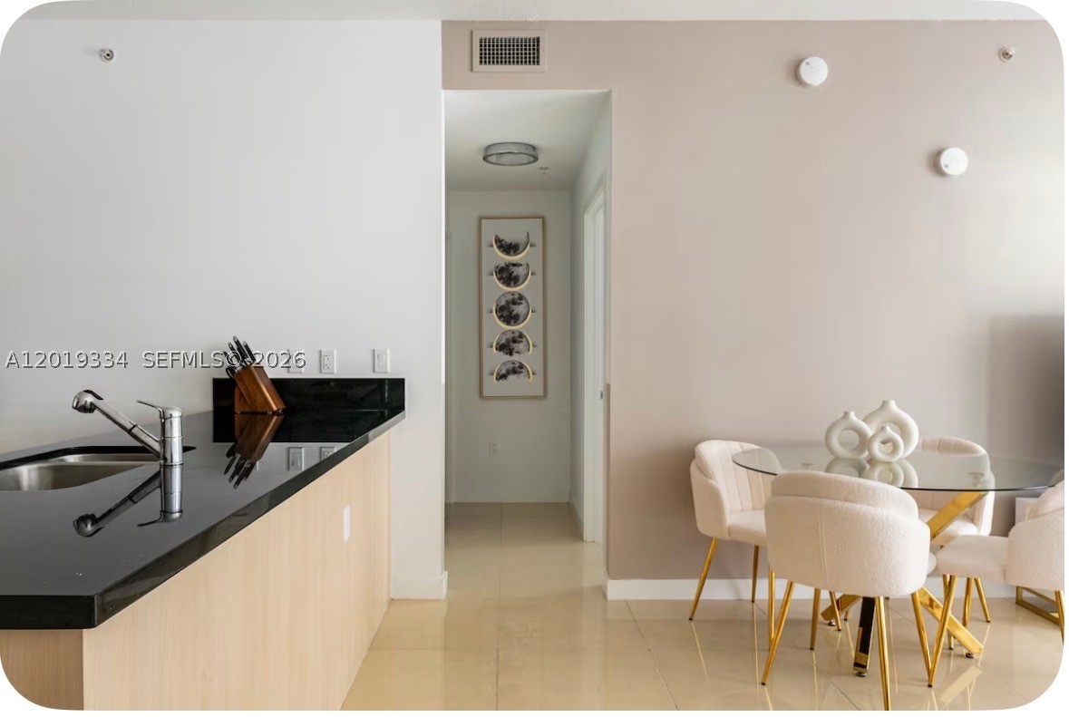 1111 SW 1 ave #2215, Miami FL 33130