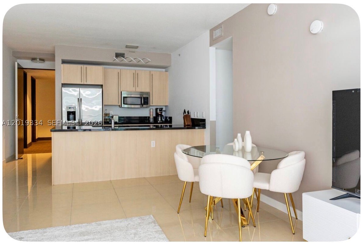 1111 SW 1 ave #2215, Miami FL 33130