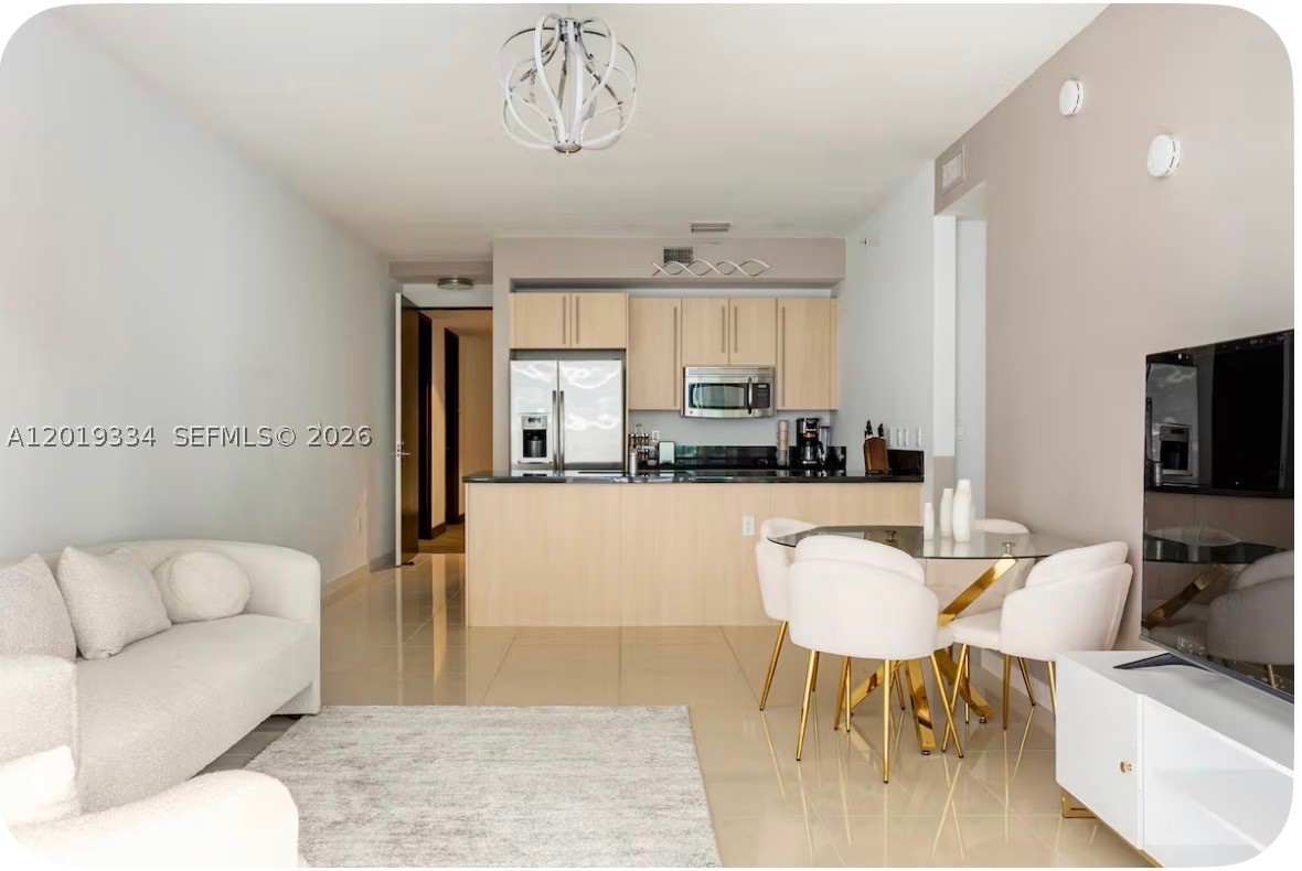 1111 SW 1 ave #2215, Miami FL 33130