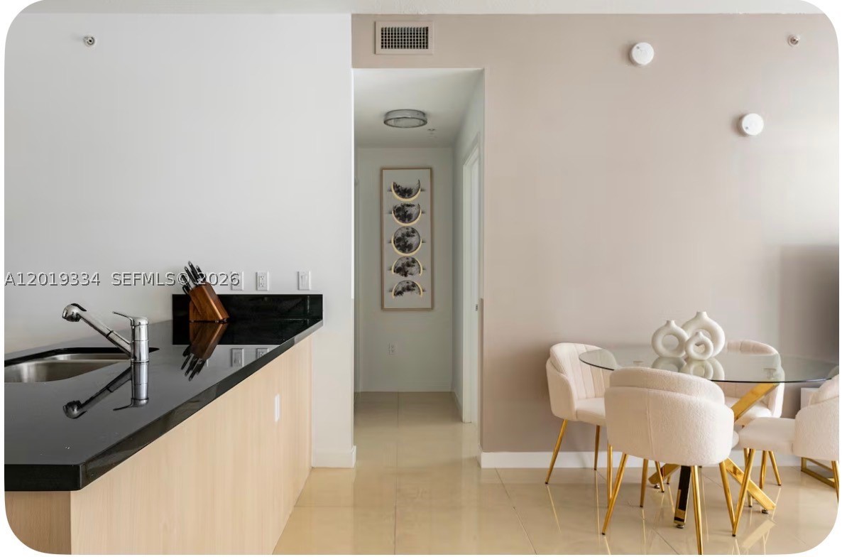 1111 SW 1 ave #2215, Miami FL 33130