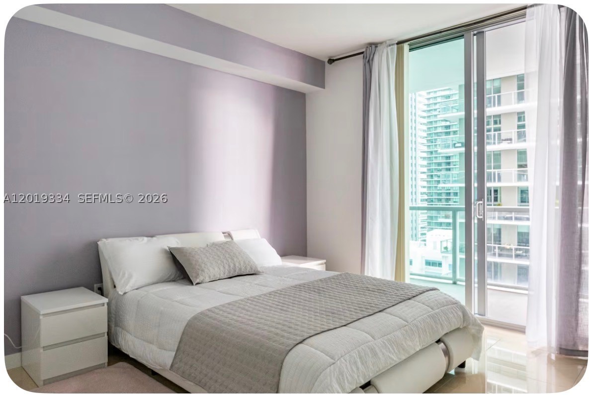 1111 SW 1 ave #2215, Miami FL 33130