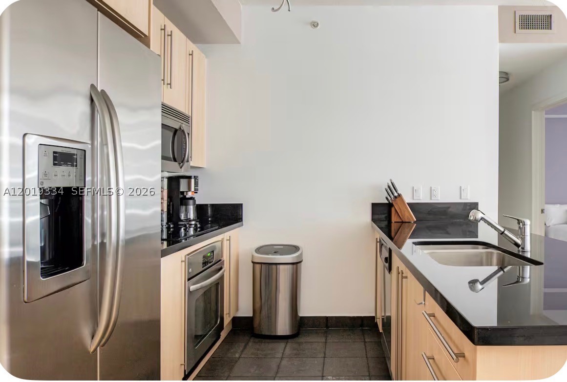 1111 SW 1 ave #2215, Miami FL 33130