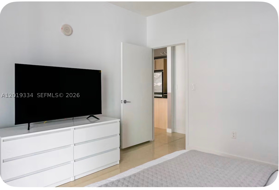 1111 SW 1 ave #2215, Miami FL 33130