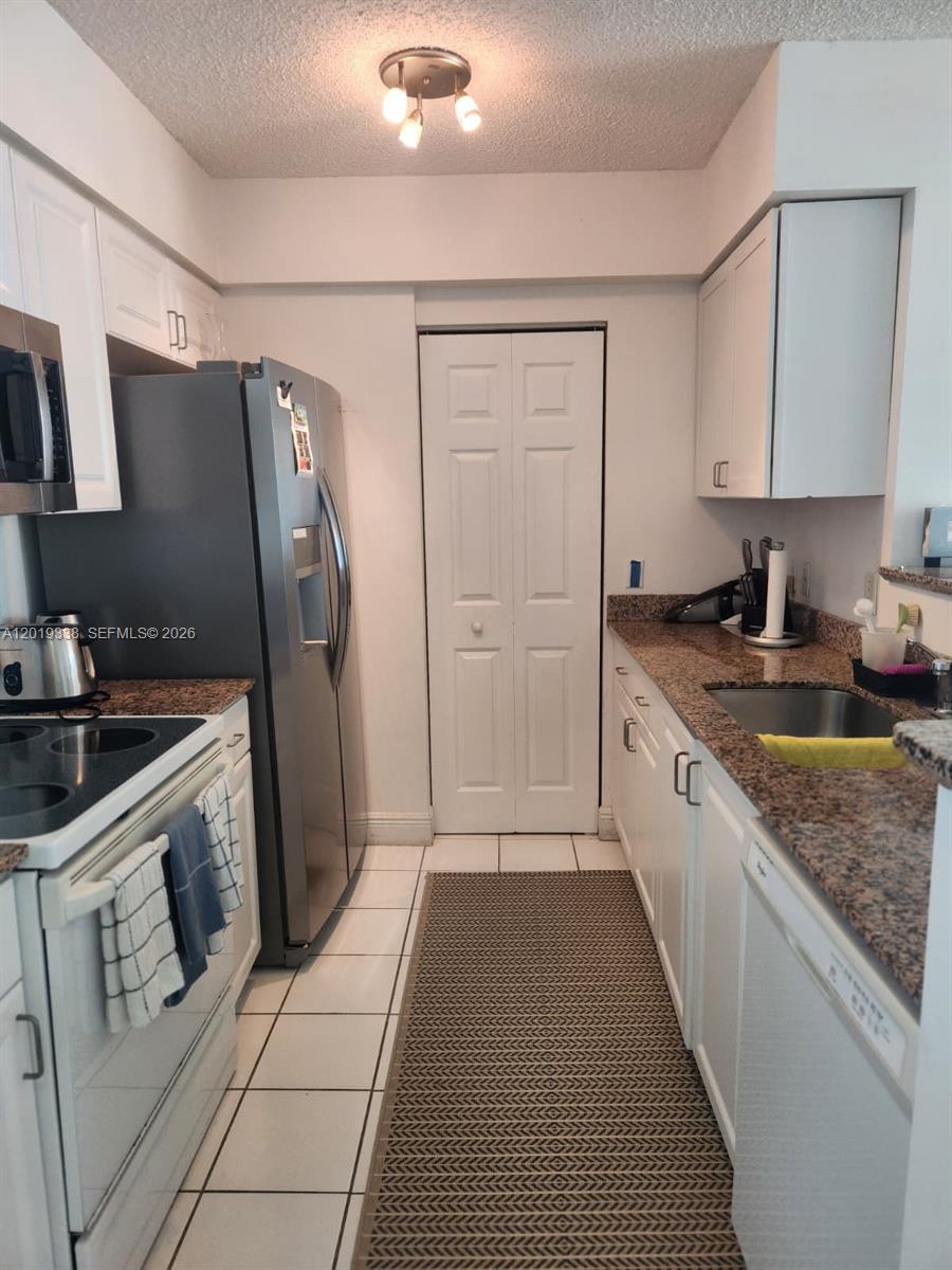 1155 Brickell Bay Dr #1807, Miami FL 33131