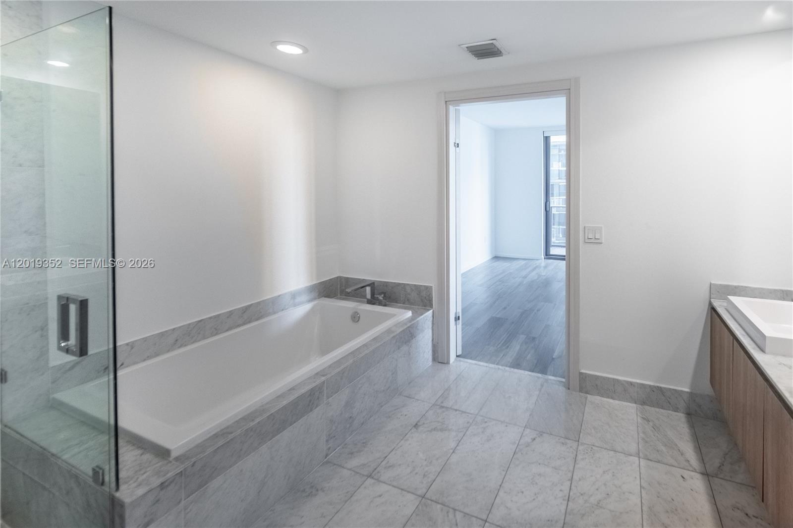 801 S Miami Ave #3905, Miami FL 33130