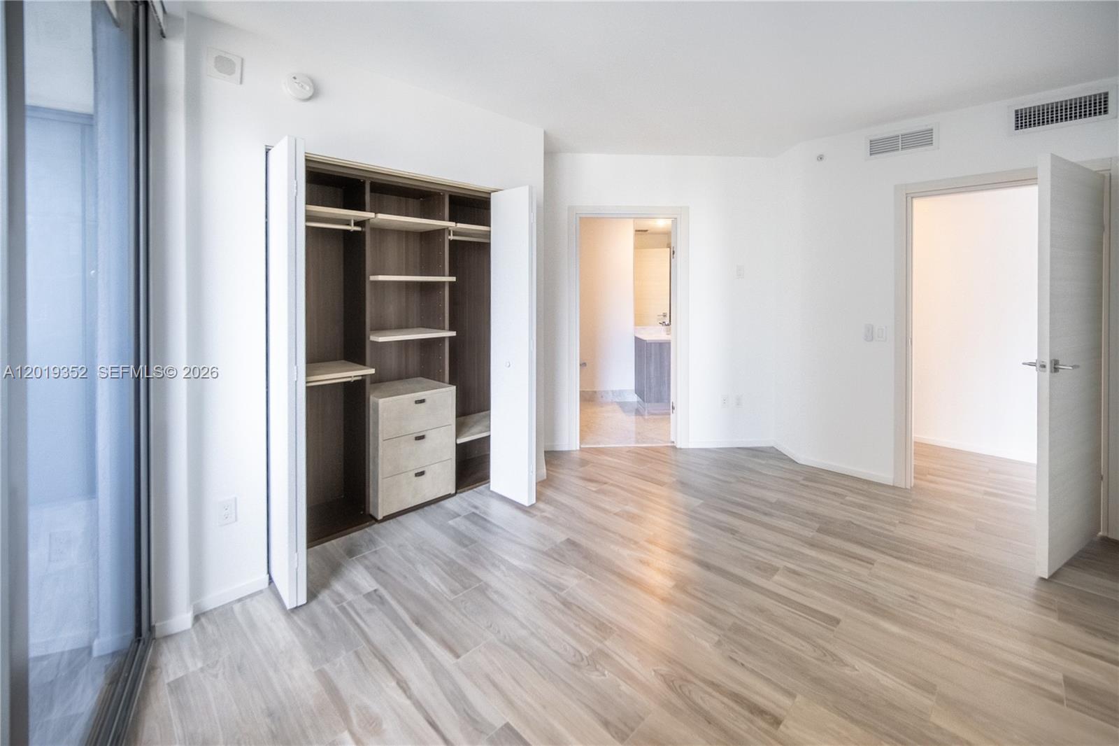 801 S Miami Ave #3905, Miami FL 33130