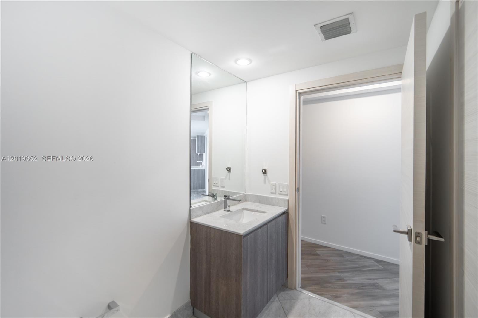 801 S Miami Ave #3905, Miami FL 33130