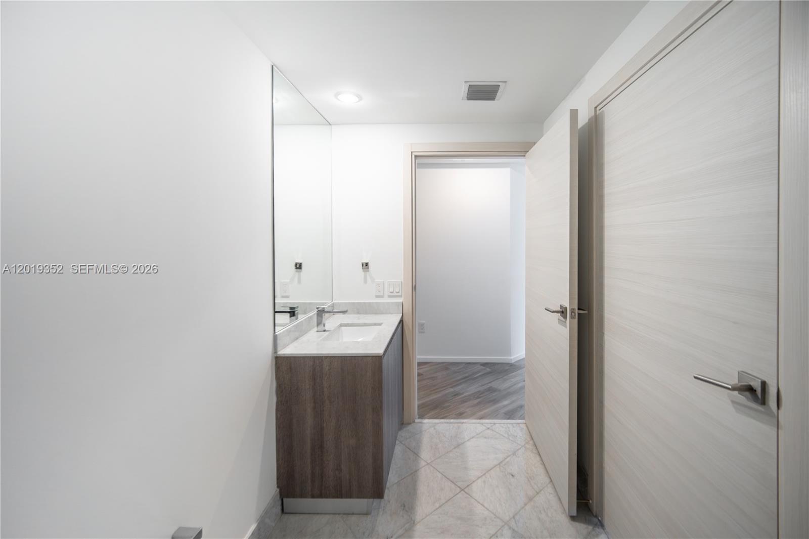 801 S Miami Ave #3905, Miami FL 33130