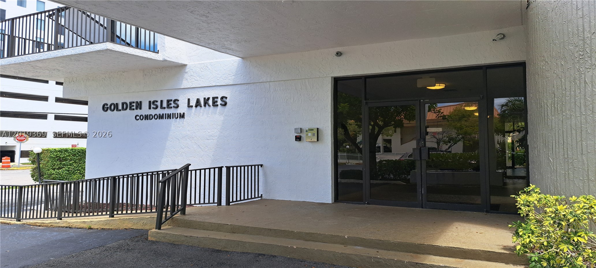 1900 Diana Dr #3E, Hallandale Beach FL 33009