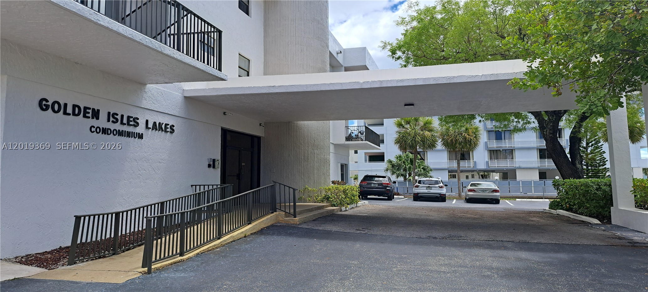 1900 Diana Dr #3E, Hallandale Beach FL 33009