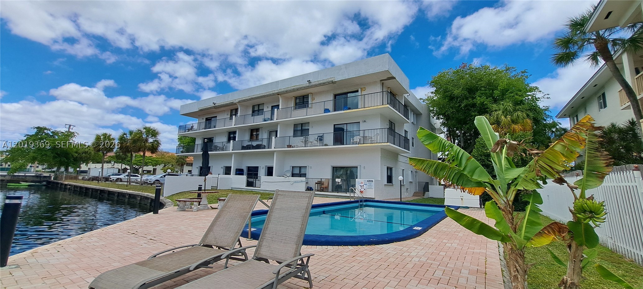 1900 Diana Dr #3E, Hallandale Beach FL 33009