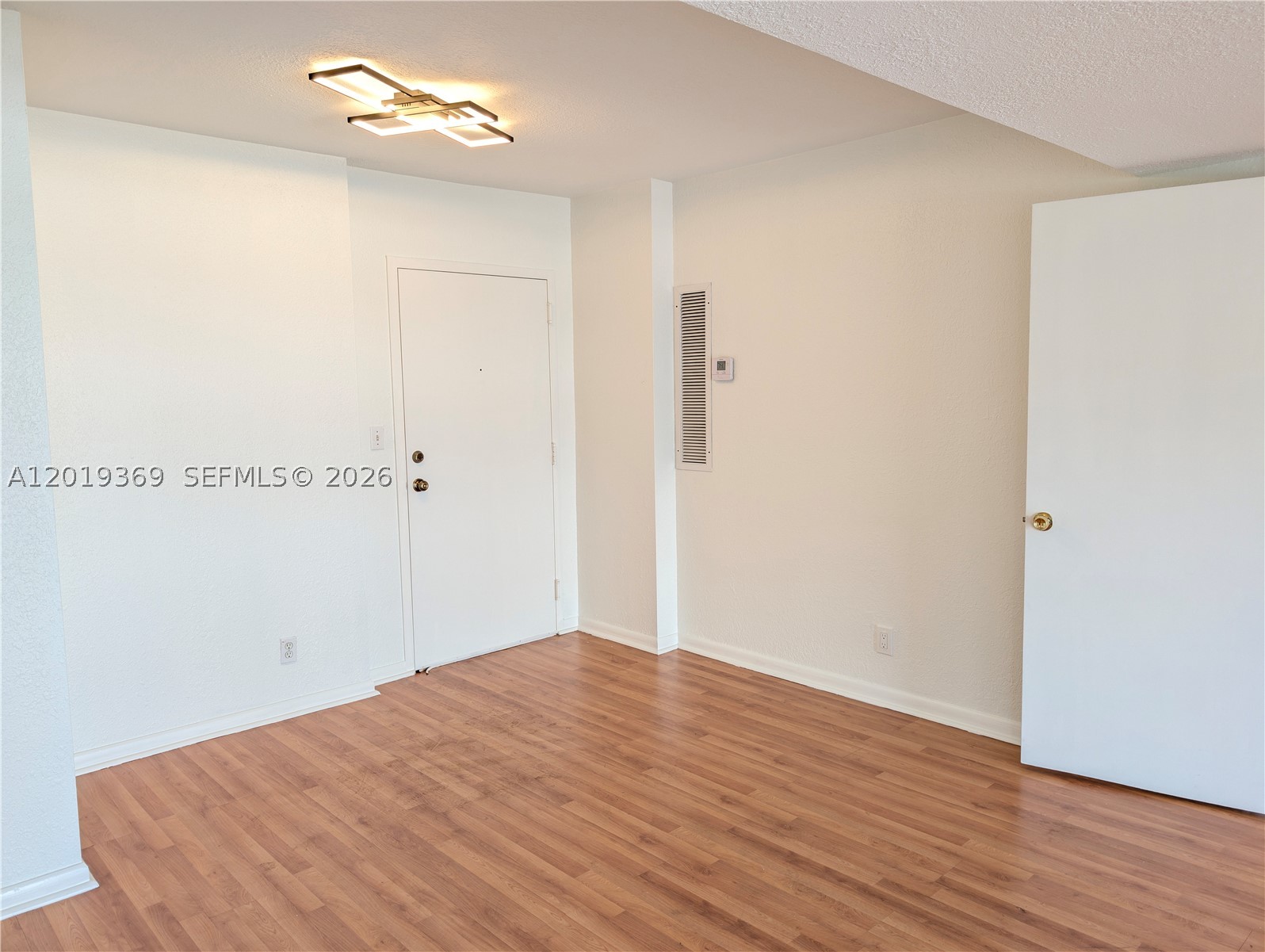 1900 Diana Dr #3E, Hallandale Beach FL 33009