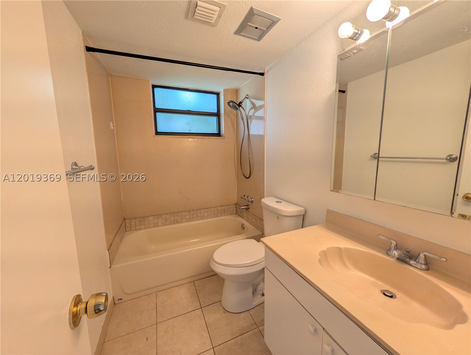 1900 Diana Dr #3E, Hallandale Beach FL 33009