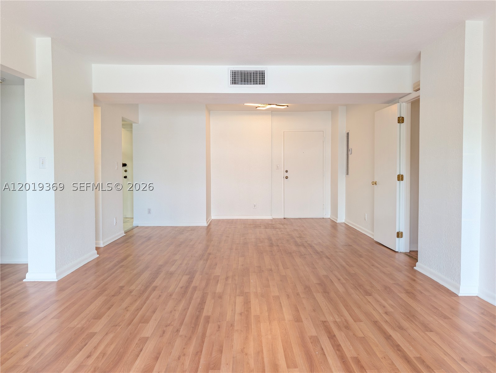 1900 Diana Dr #3E, Hallandale Beach FL 33009
