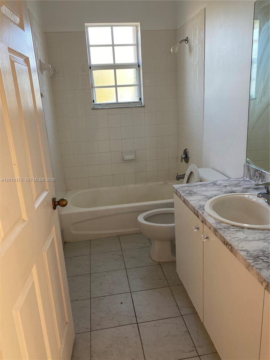 3355 NE 13 Cir Dr. #201-28, Homestead FL 33033
