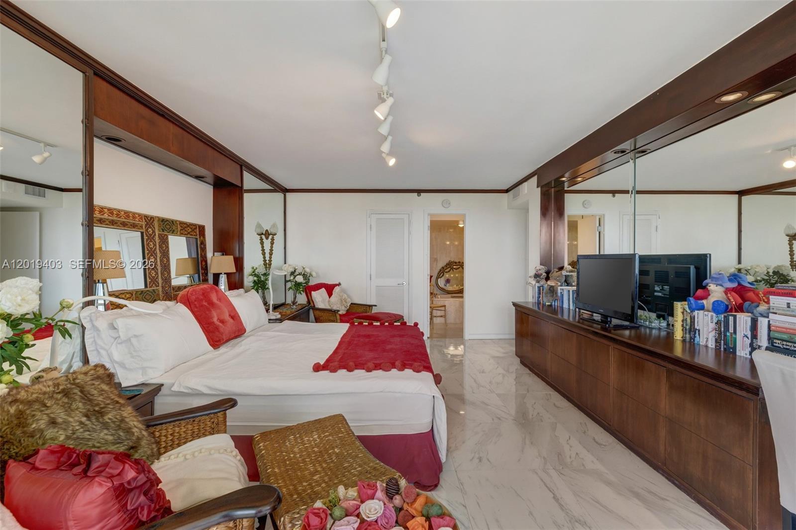 2843 S Bayshore Dr #11F, Miami FL 33133