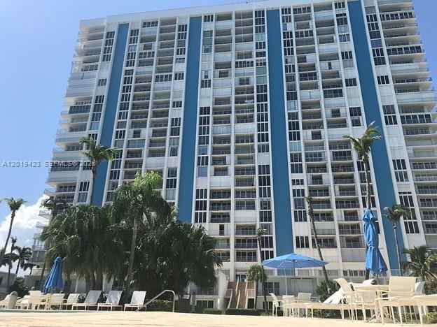 881 Ocean Dr #TH11, Key Biscayne FL 33149