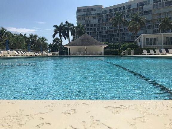 881 Ocean Dr #TH11, Key Biscayne FL 33149