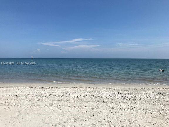881 Ocean Dr #TH11, Key Biscayne FL 33149