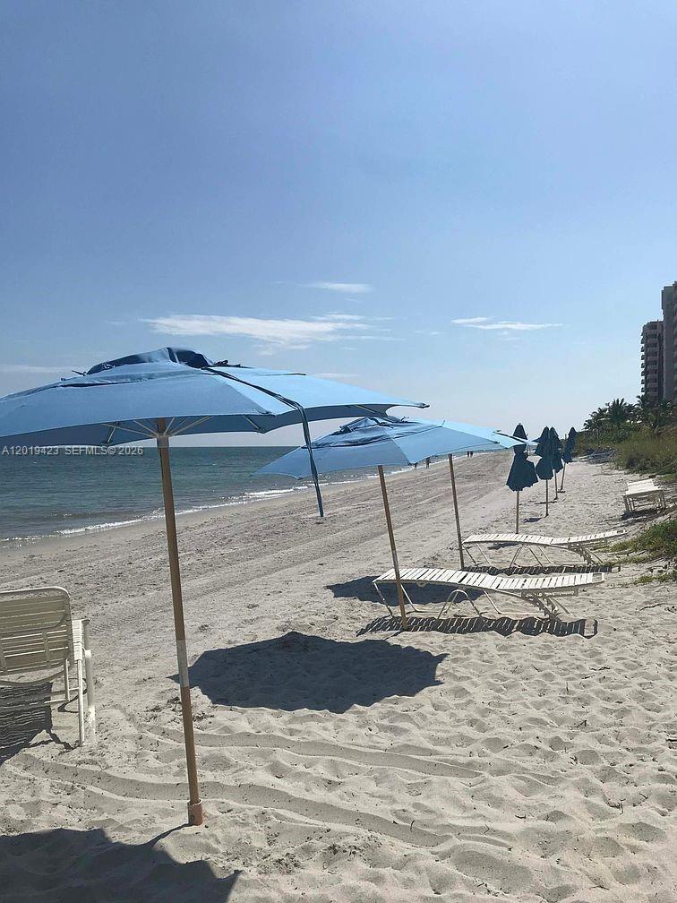 881 Ocean Dr #TH11, Key Biscayne FL 33149