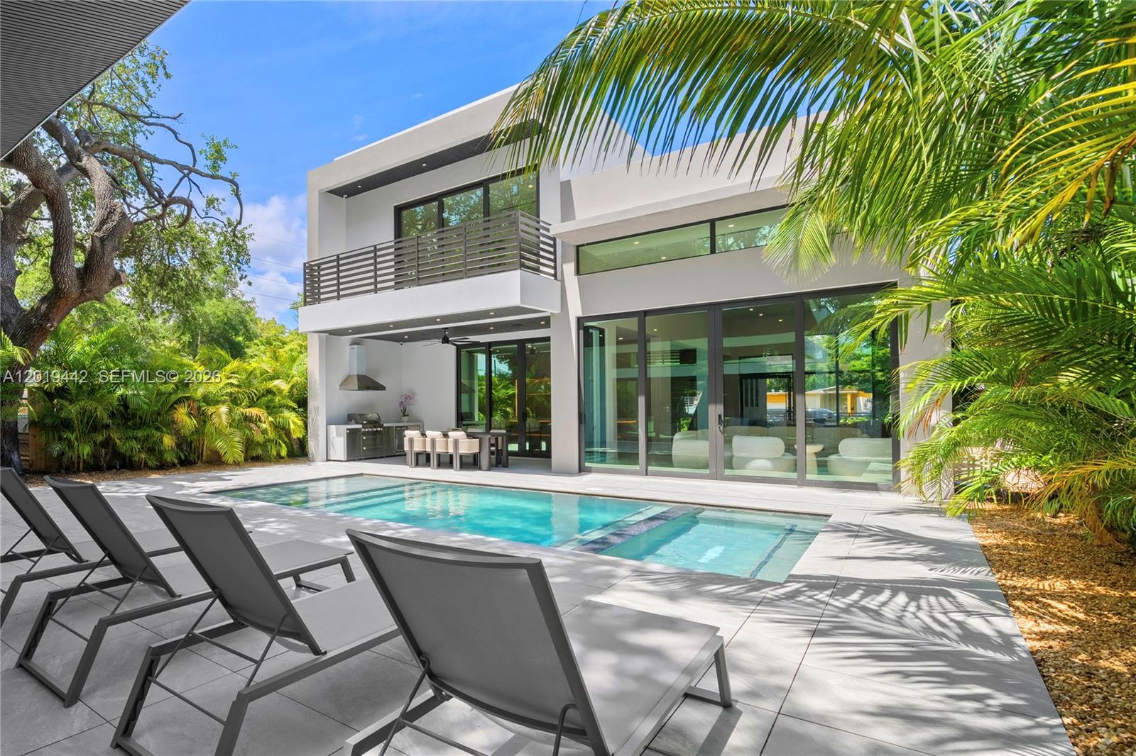 280 NW 47th St, Miami FL 33127