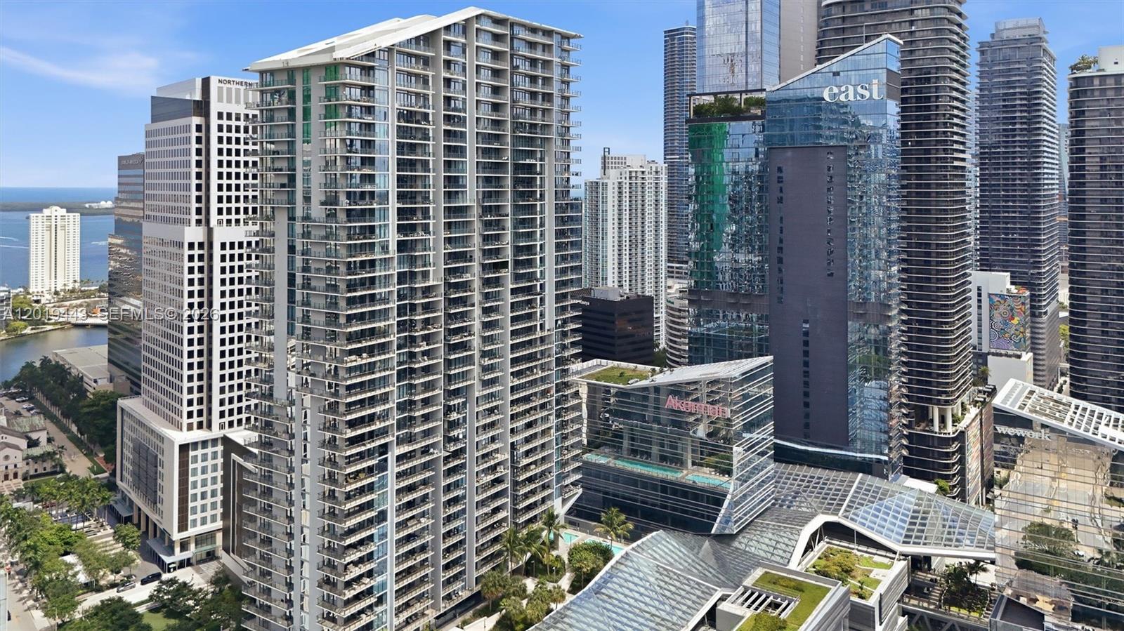 68 SE 6th St #2702, Miami FL 33131