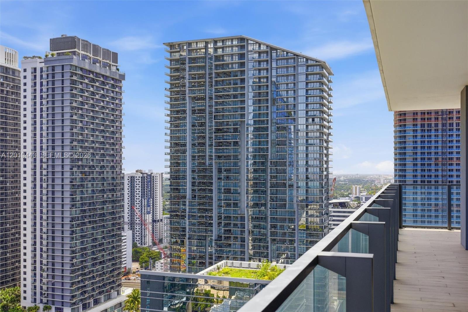 68 SE 6th St #2702, Miami FL 33131