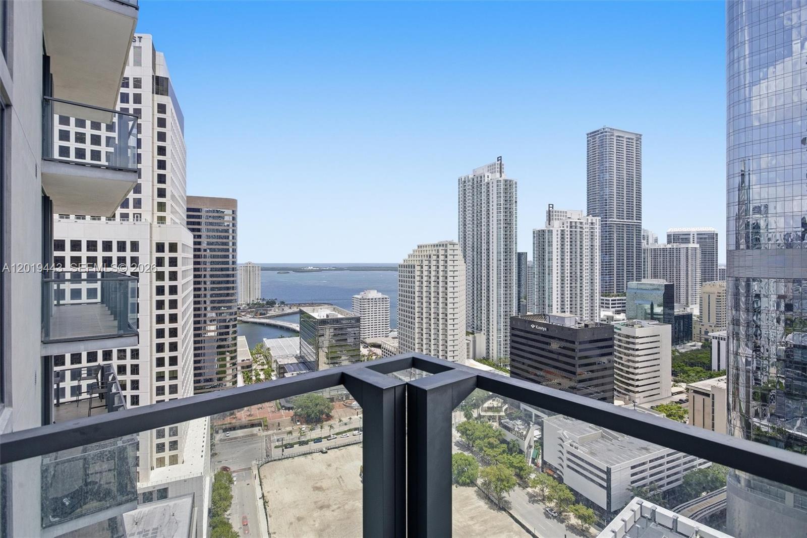 68 SE 6th St #2702, Miami FL 33131