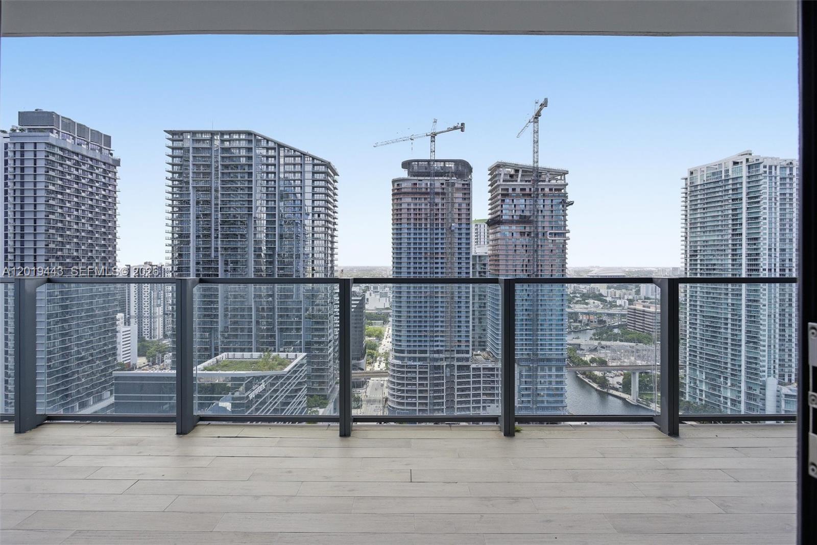 68 SE 6th St #2702, Miami FL 33131