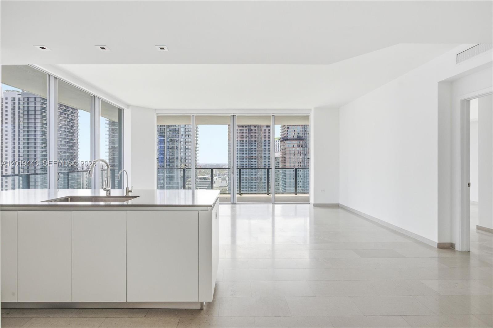 68 SE 6th St #2702, Miami FL 33131