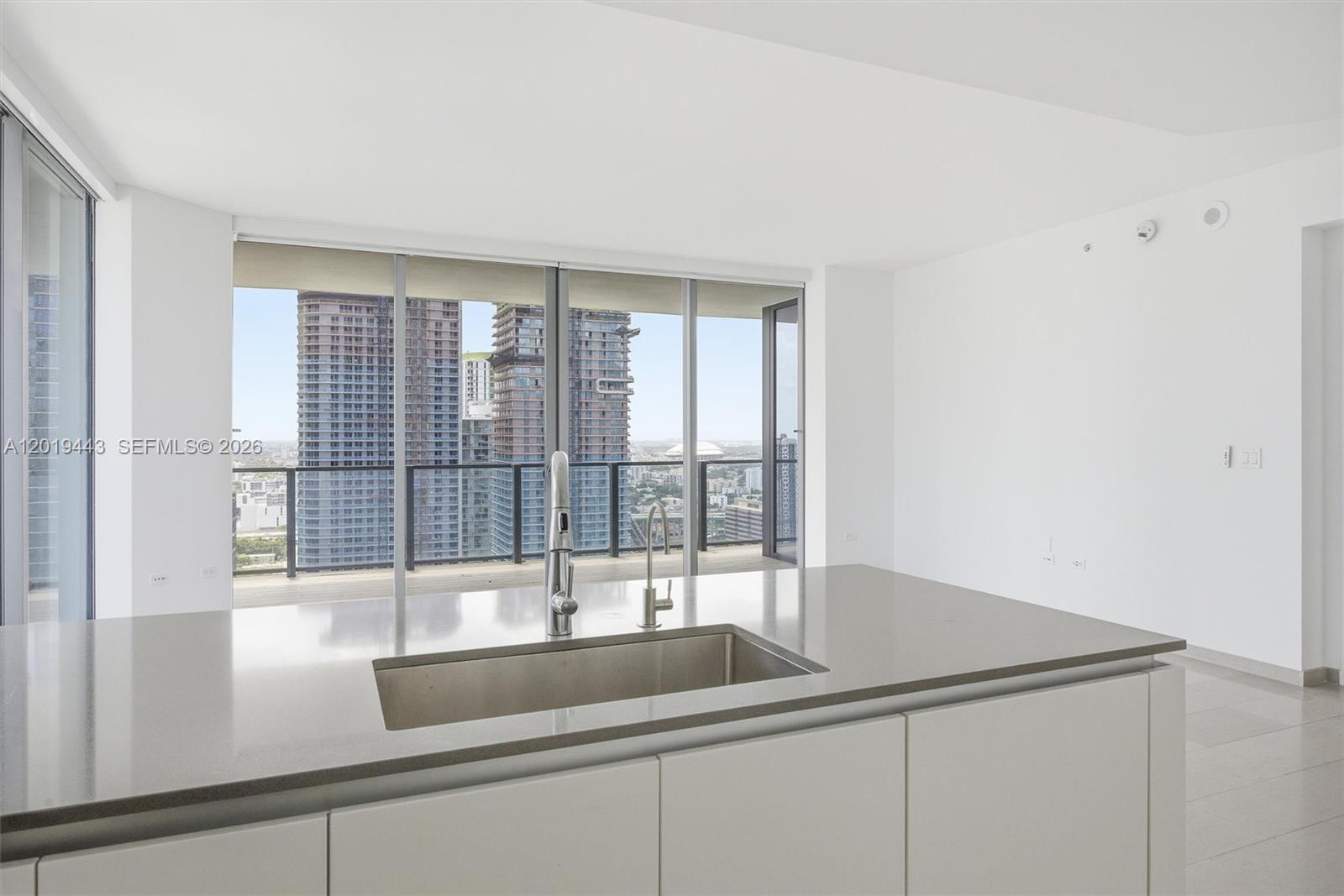 68 SE 6th St #2702, Miami FL 33131