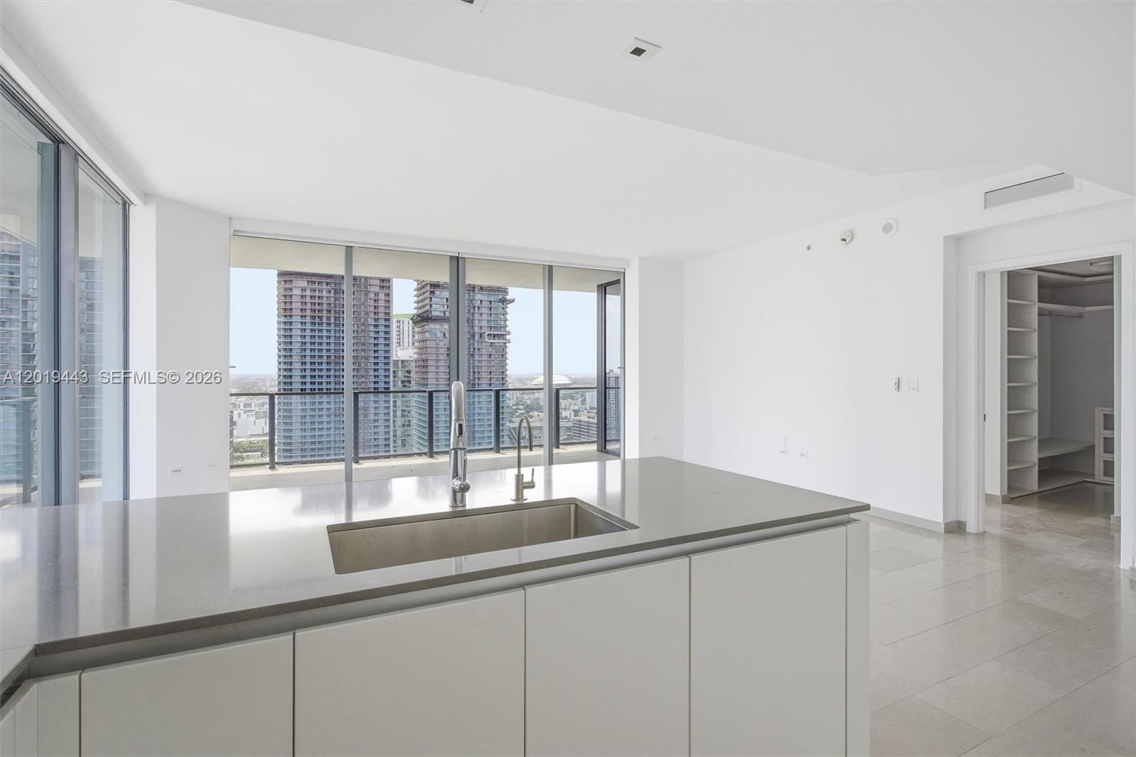 68 SE 6th St #2702, Miami FL 33131