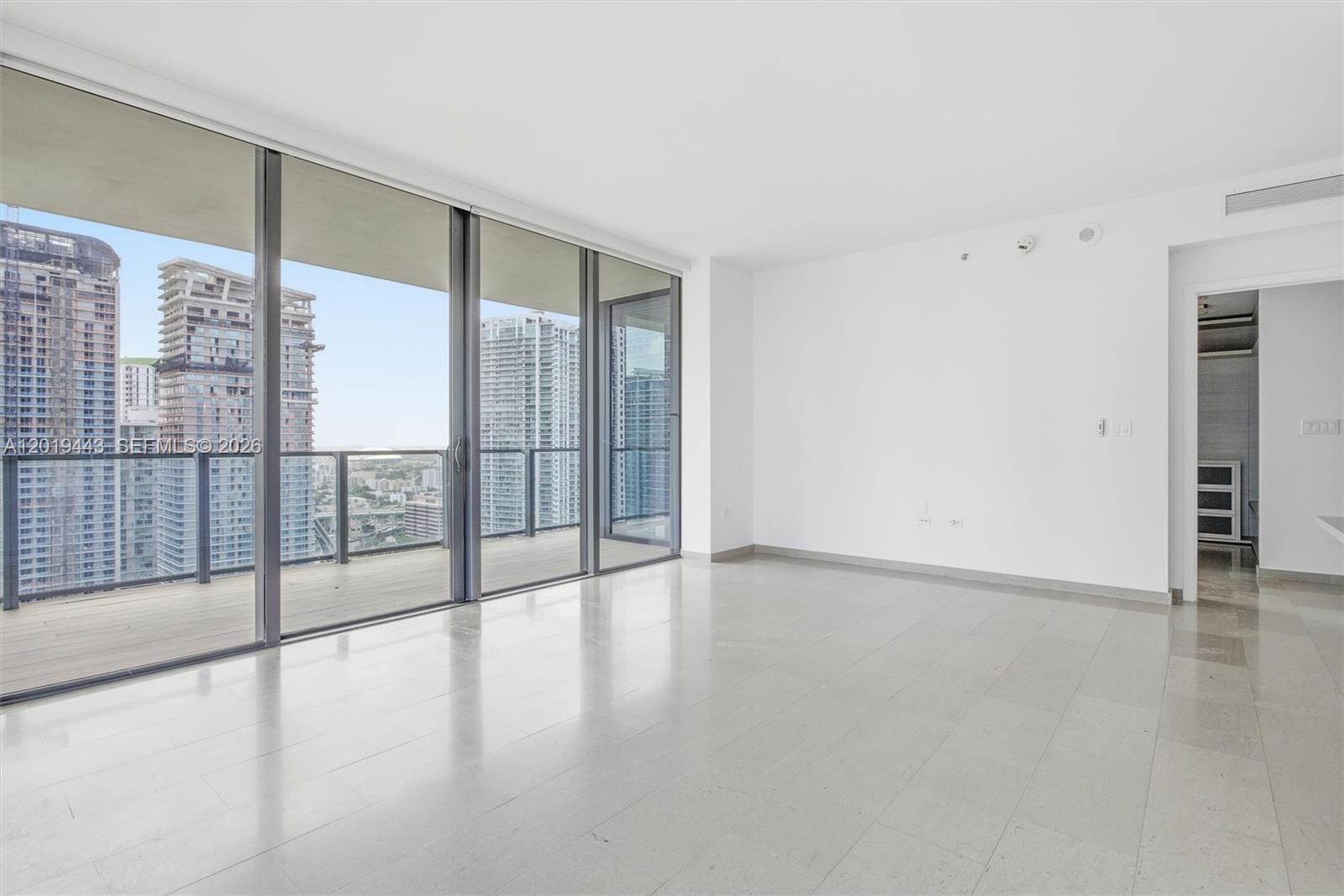 68 SE 6th St #2702, Miami FL 33131