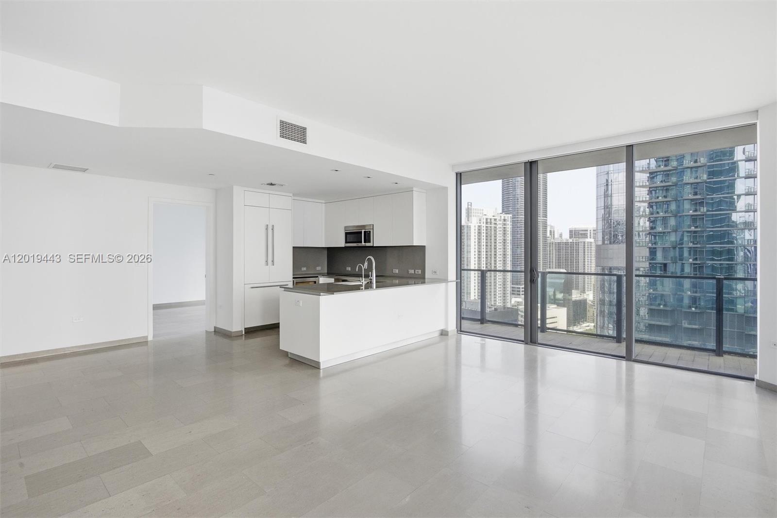 68 SE 6th St #2702, Miami FL 33131