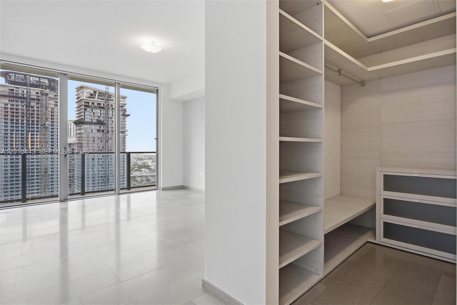 68 SE 6th St #2702, Miami FL 33131