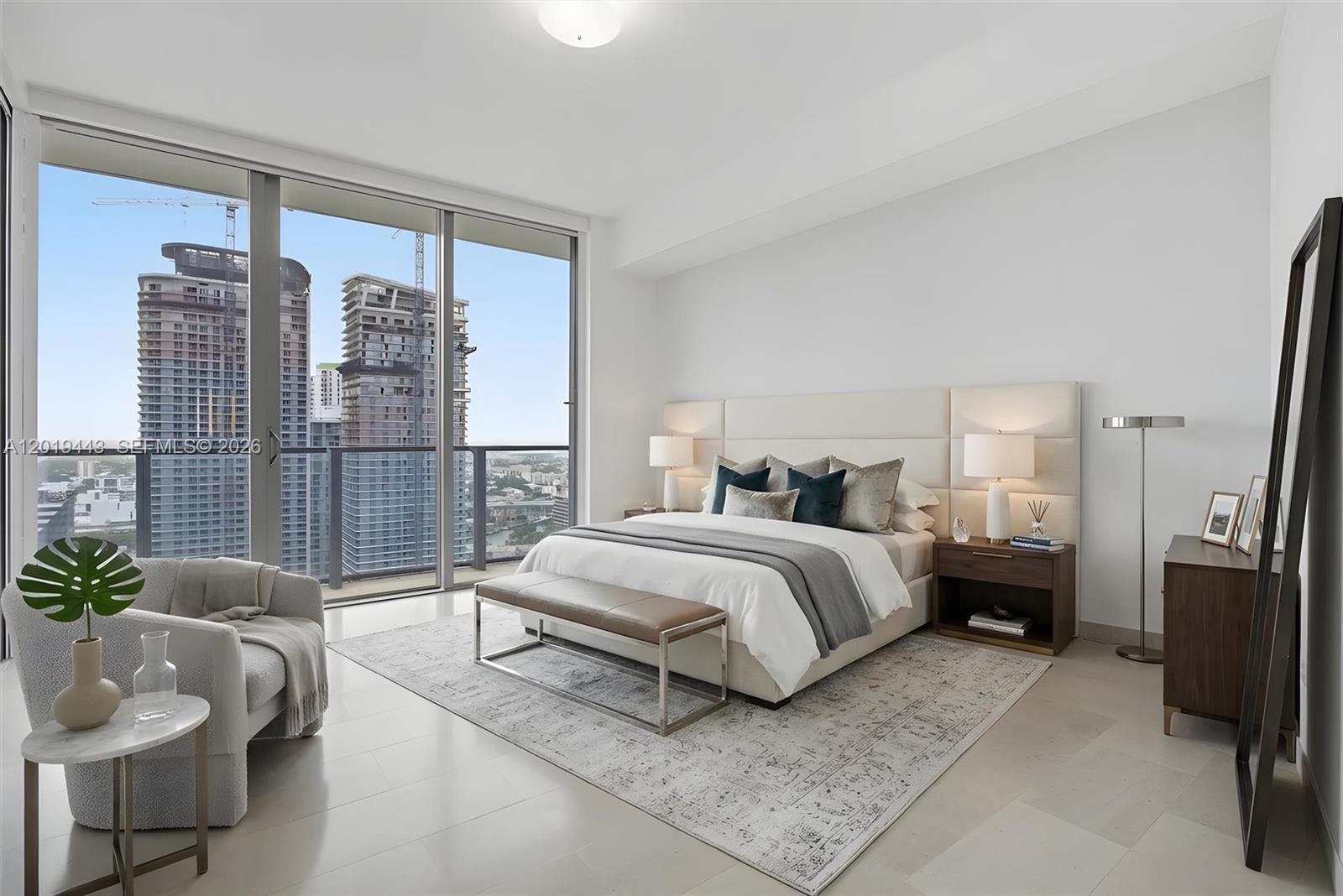 68 SE 6th St #2702, Miami FL 33131