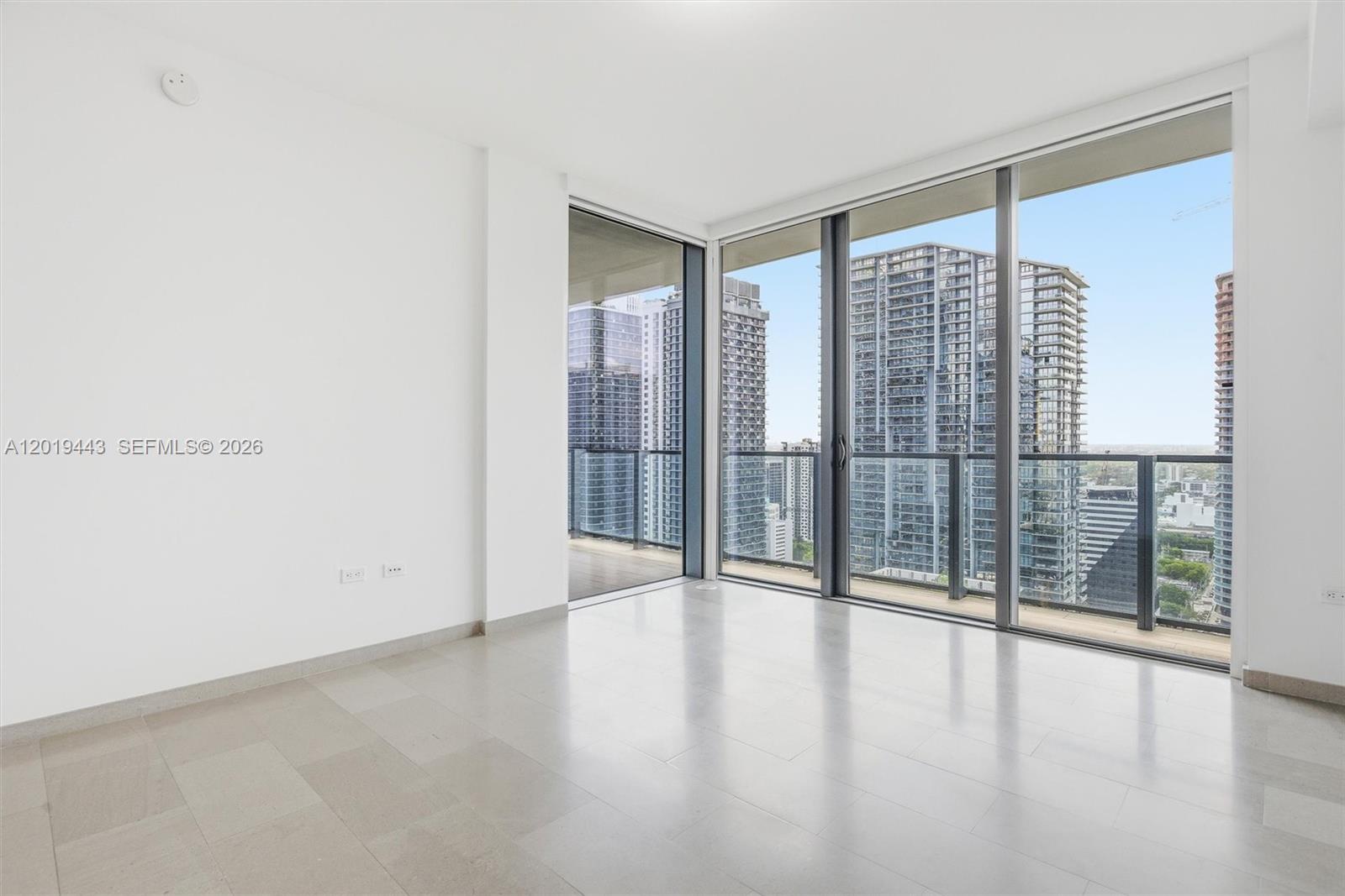 68 SE 6th St #2702, Miami FL 33131