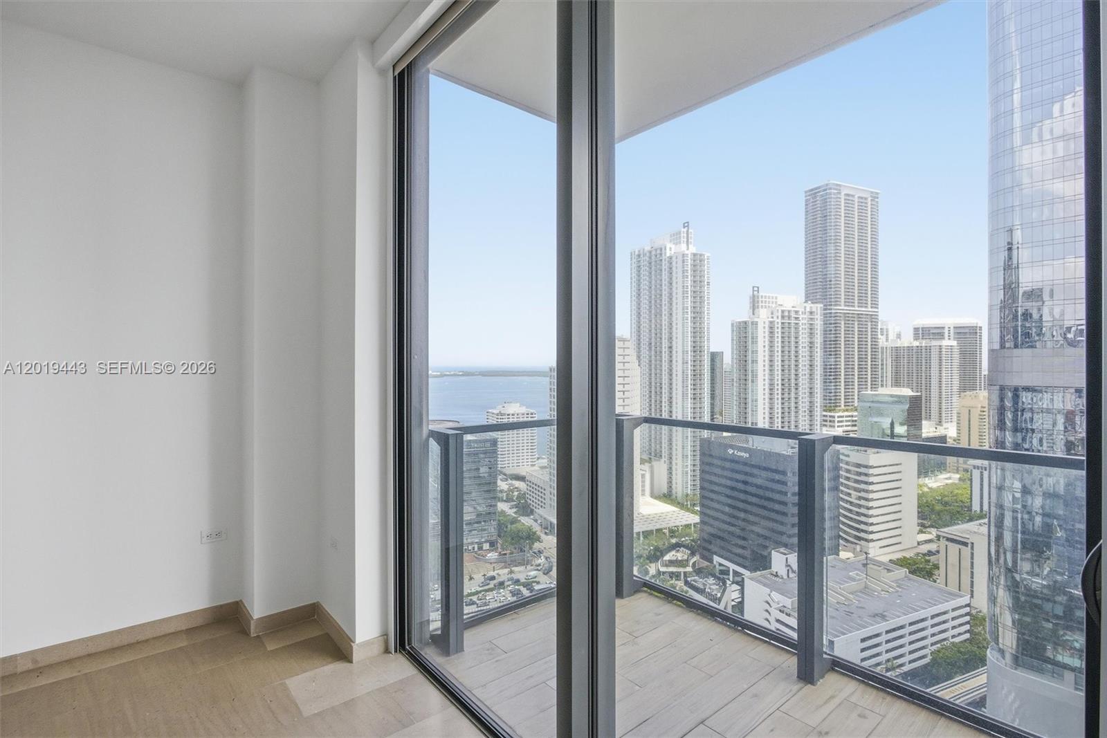 68 SE 6th St #2702, Miami FL 33131