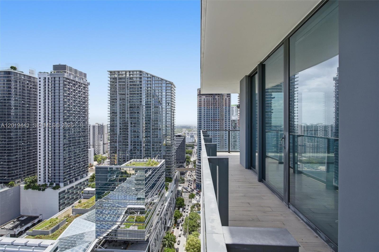 68 SE 6th St #2702, Miami FL 33131