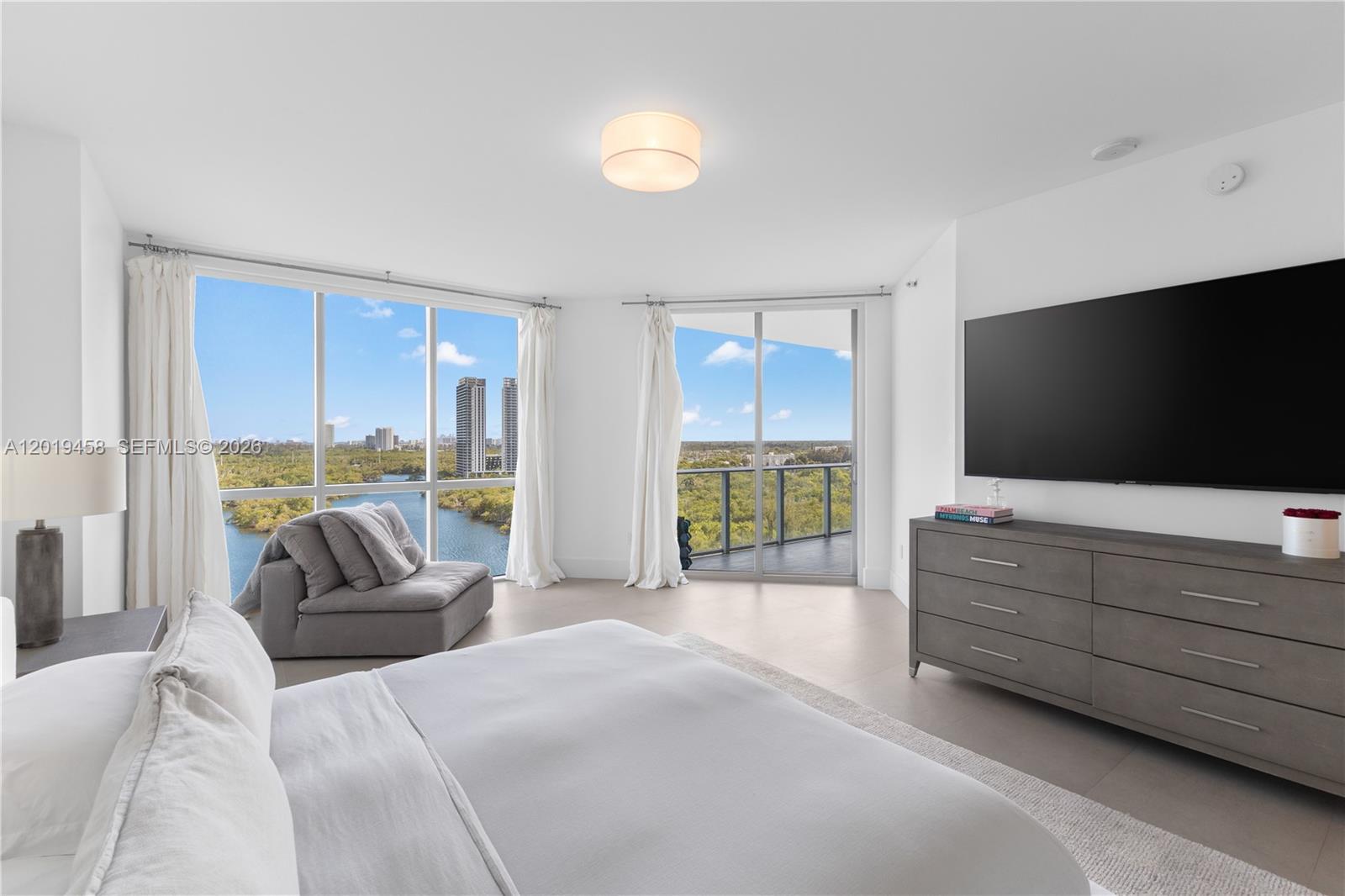 17111 Biscayne Blvd #1406, North Miami Beach FL 33160