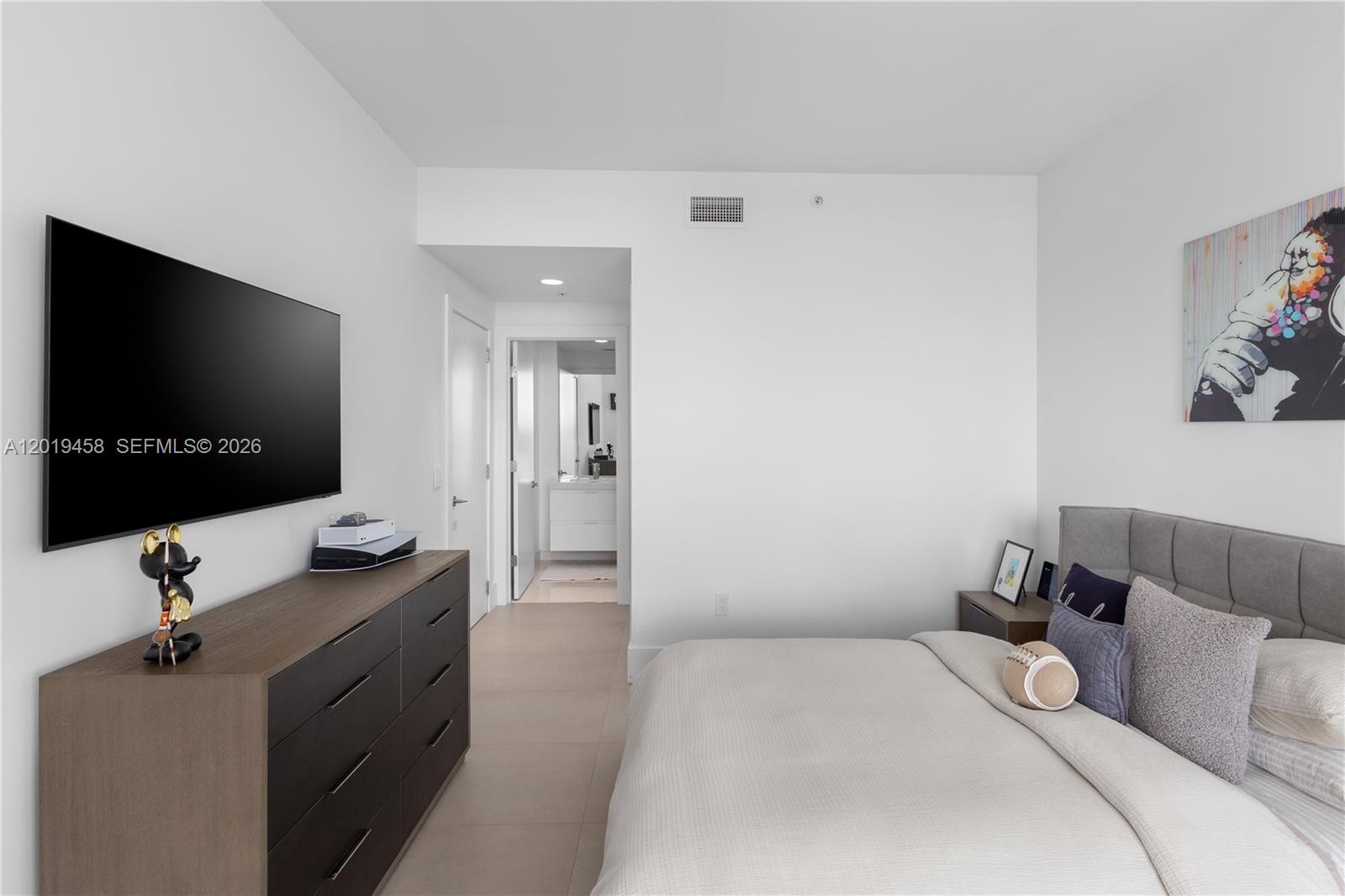 17111 Biscayne Blvd #1406, North Miami Beach FL 33160