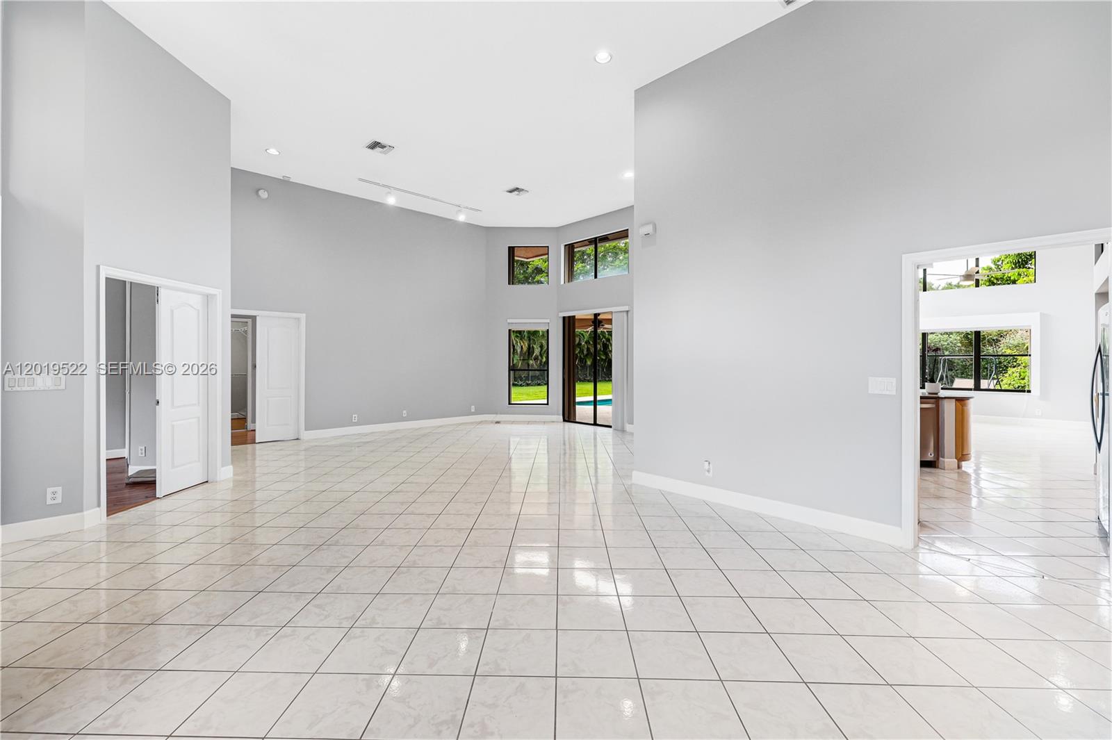 1256 S Manor Dr S, Weston FL 33326