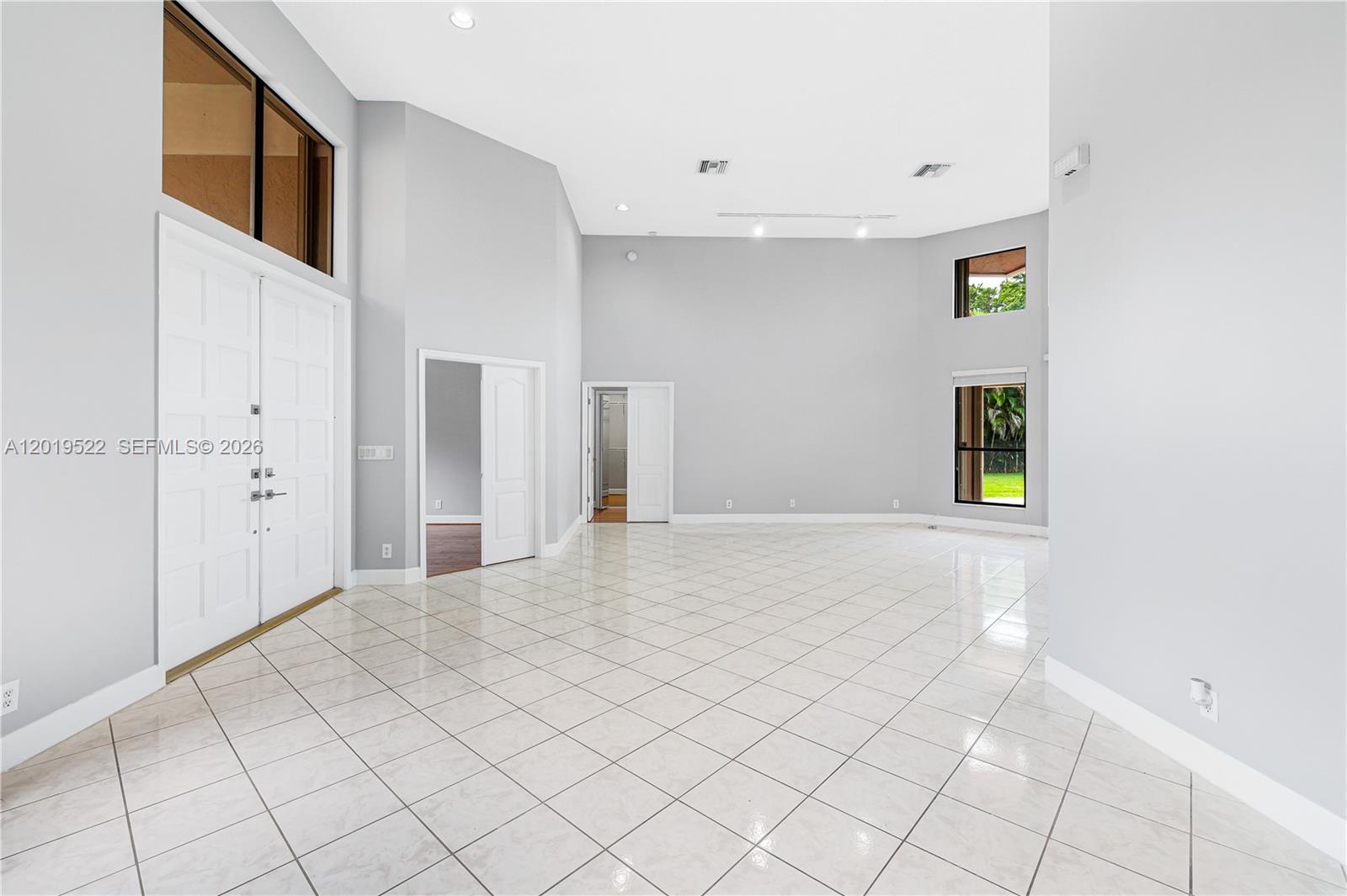1256 S Manor Dr S, Weston FL 33326