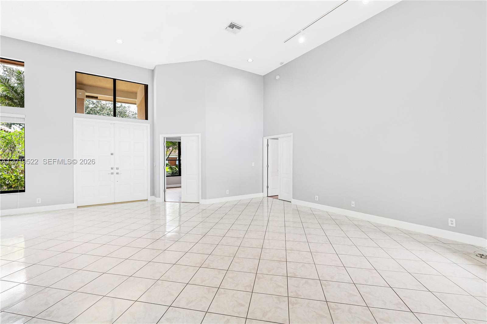 1256 S Manor Dr S, Weston FL 33326