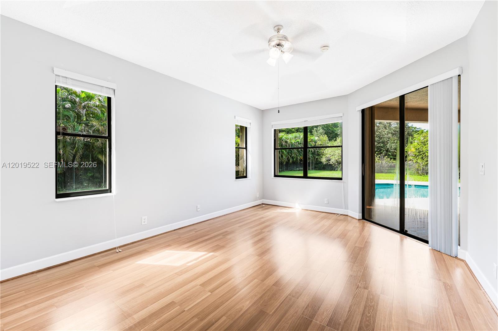 1256 S Manor Dr S, Weston FL 33326