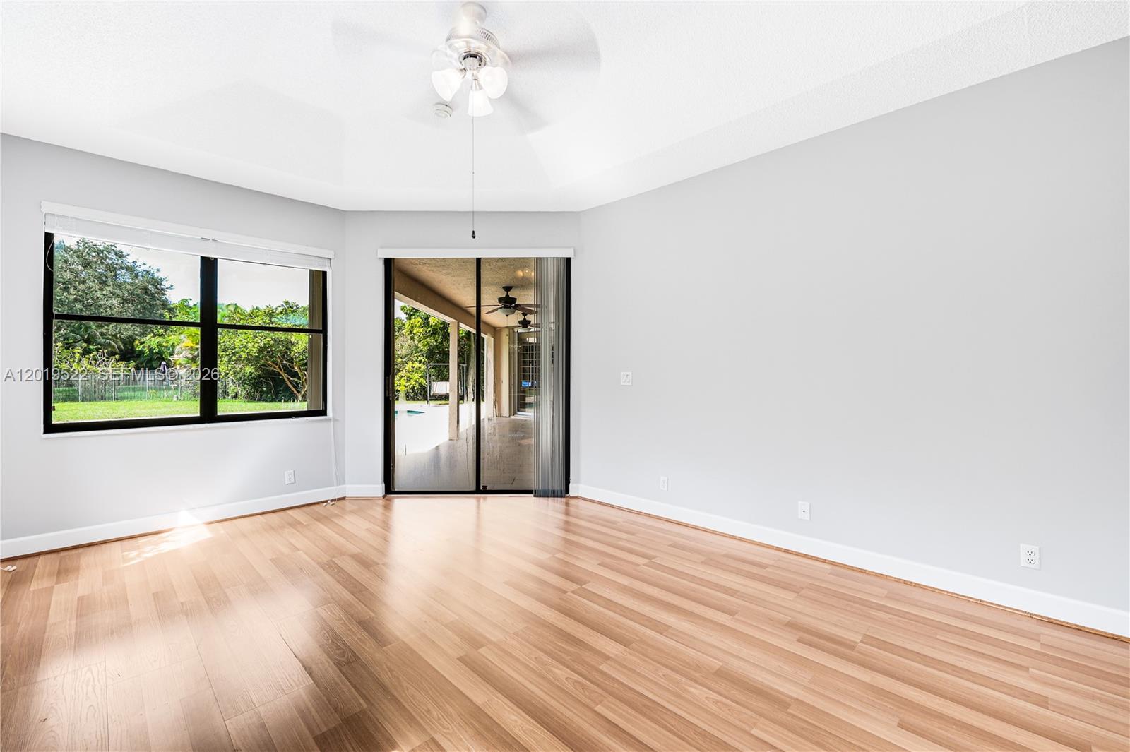 1256 S Manor Dr S, Weston FL 33326