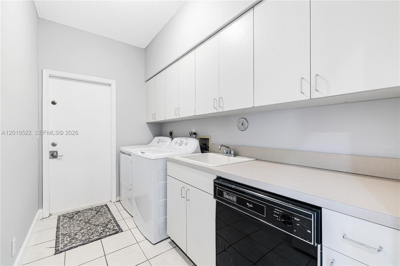 1256 S Manor Dr S, Weston FL 33326