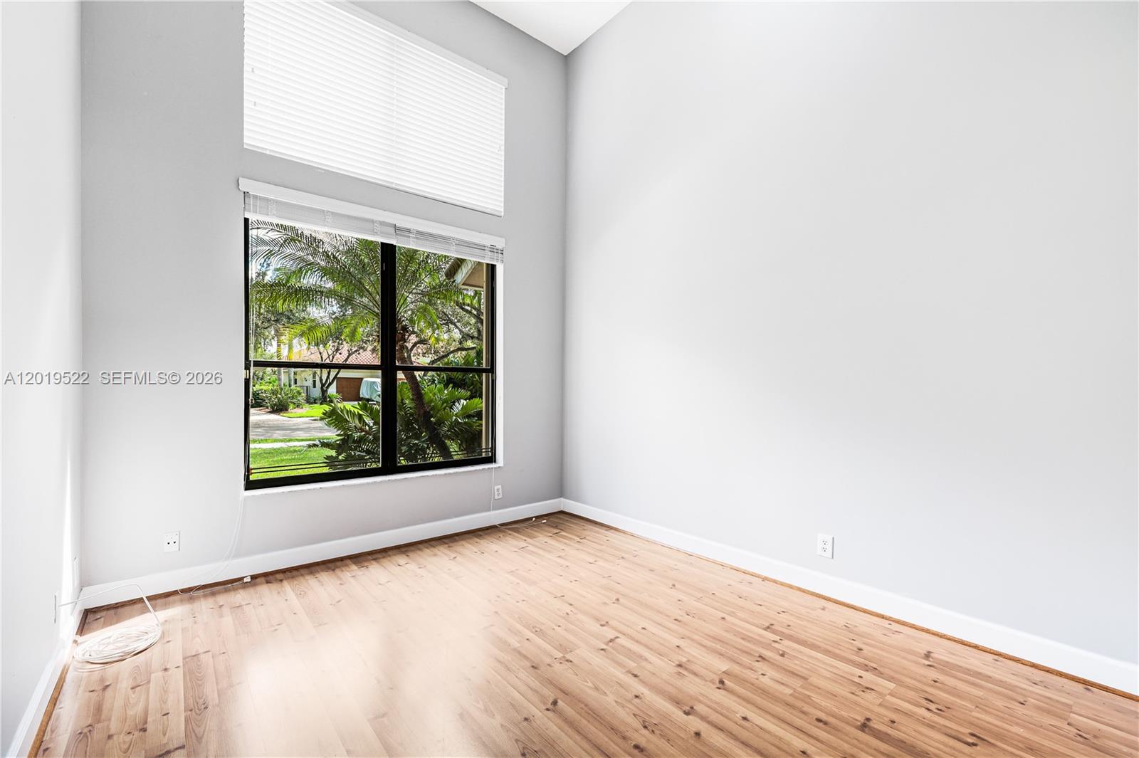 1256 S Manor Dr S, Weston FL 33326