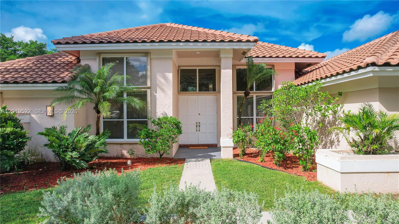 1256 S Manor Dr S, Weston FL 33326